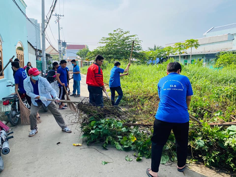 Hưởng ứng đợt hoạt động cao điểm thực hiện chỉ thị số 19-CT/TU ngày 19/10/2018 của Thành ủy Thành phố Hồ Chí Minh, ngày 25/7/2019 các chiến sĩ đã thực hiện Tổng vệ sinh và cắt tỉa các cây xanh 