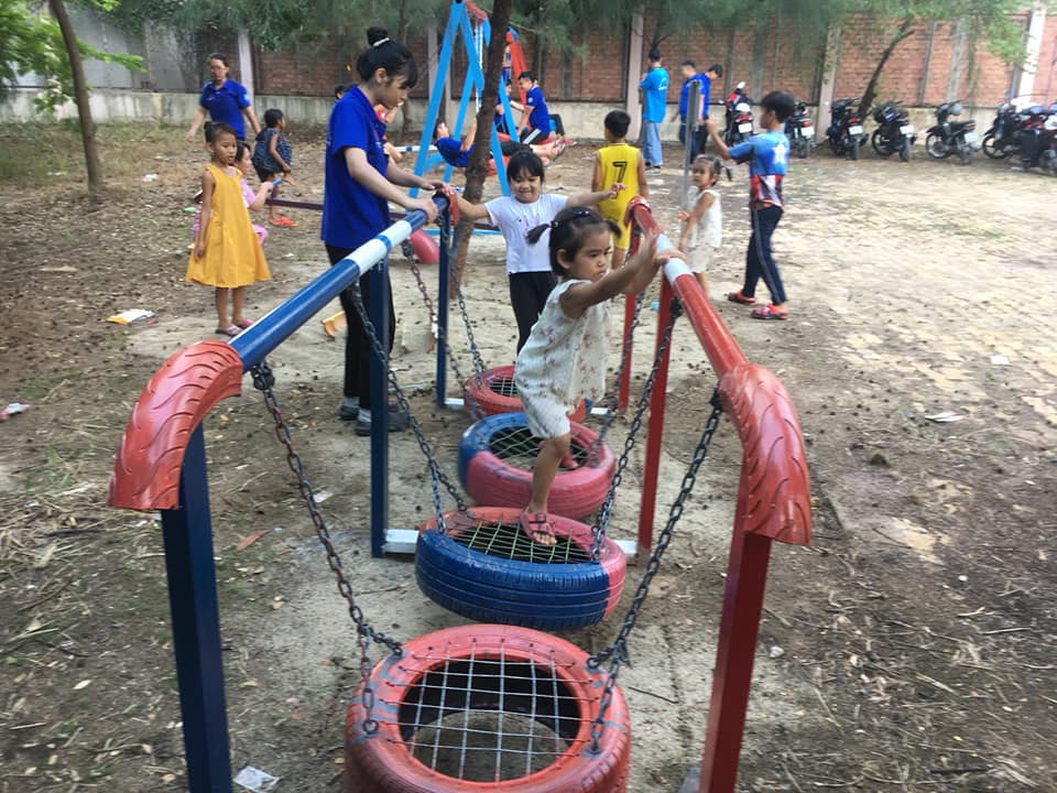Hoạt động đồng hành cùng các em thiếu nhi tại xã Phước Lộc, huyện Nhà Bè.
