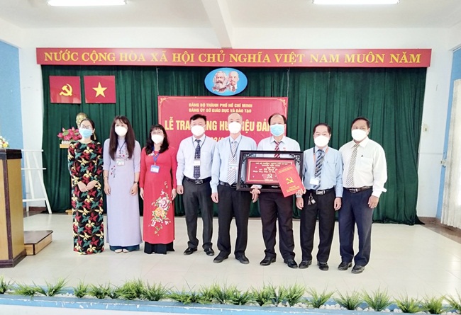Thầy Đỗ Thành Giang, Trường Trung cấp Kinh tế - Kỹ thuật Nguyễn Hữu Cảnh: 30 năm trọn lời thề theo Đảng