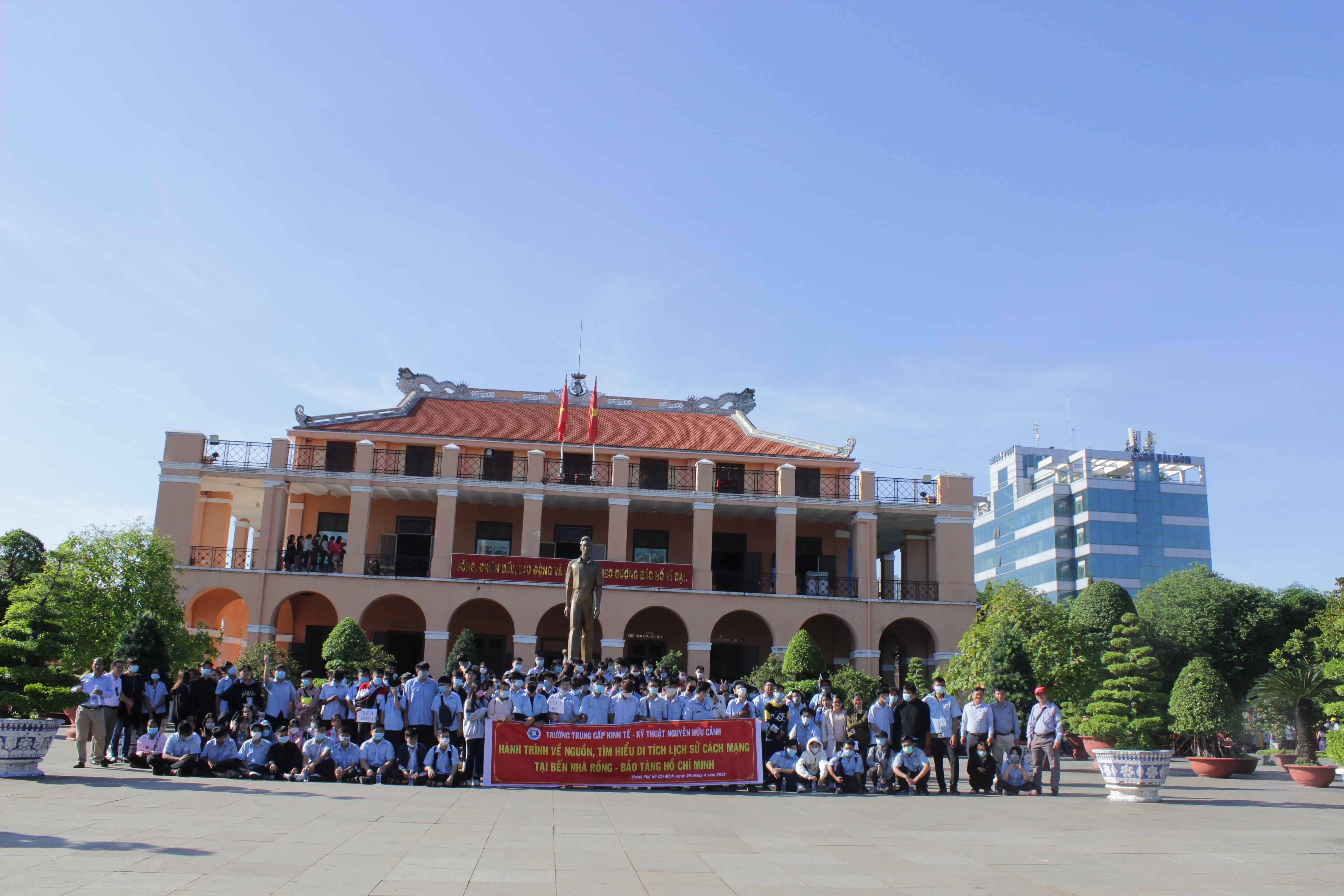 Về nguồn, tìm hiểu di tích lịch sử cách mạng” cho học sinh lần 2 năm học 2020 – 2021 tại Bến Nhà Rồng – Bảo tàng Hồ Chí Minh